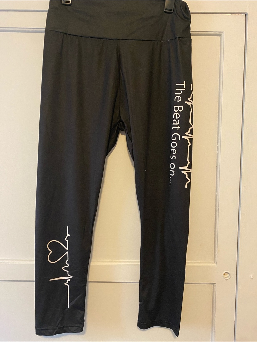 The Beat Goes On" Black Athletic Leggings w/ Heartbeat Graphic - NWOT - L/XL